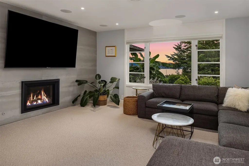 6340 NE Windermere Road Seattle WA 98105