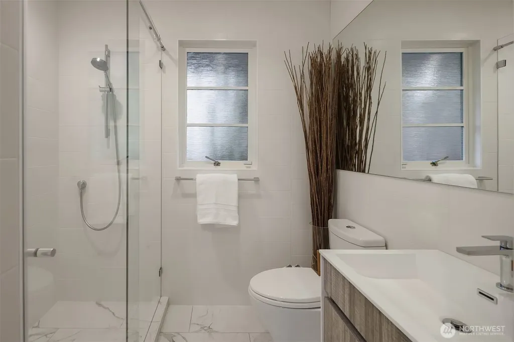 6340 NE Windermere Road Seattle WA 98105