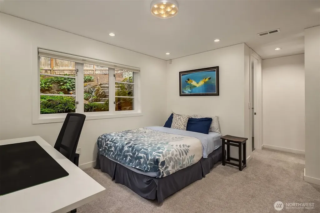 6340 NE Windermere Road Seattle WA 98105