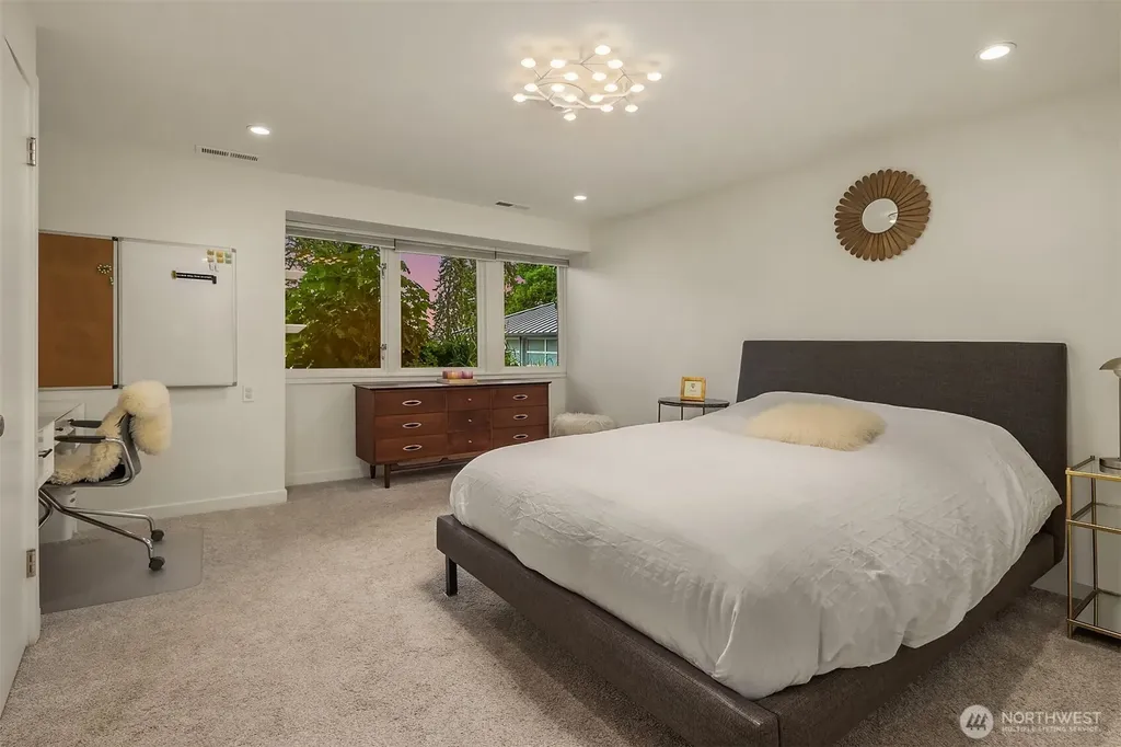 6340 NE Windermere Road Seattle WA 98105
