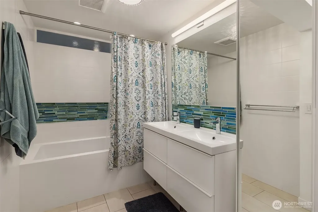 6340 NE Windermere Road Seattle WA 98105