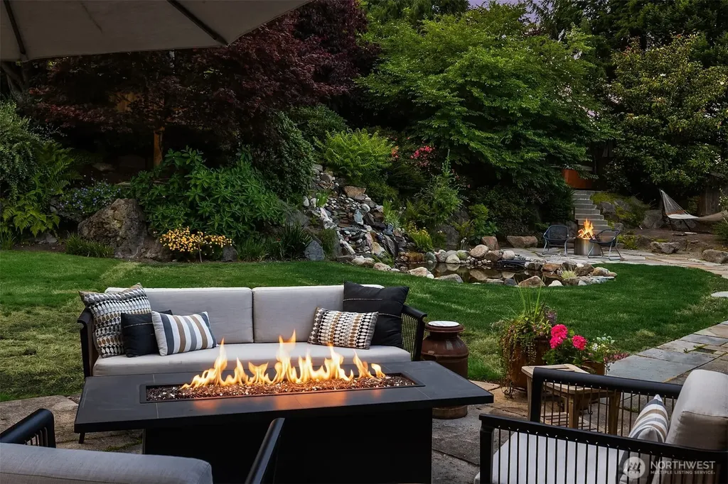 6340 NE Windermere Road Seattle WA 98105