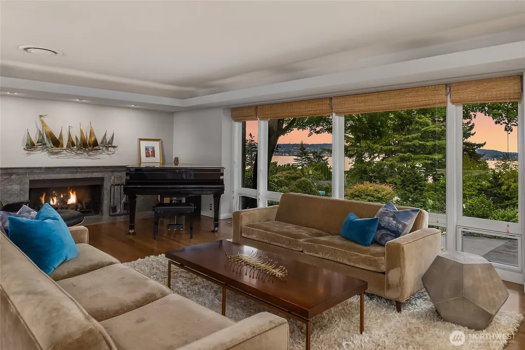 6340 NE Windermere Road Seattle WA 98105