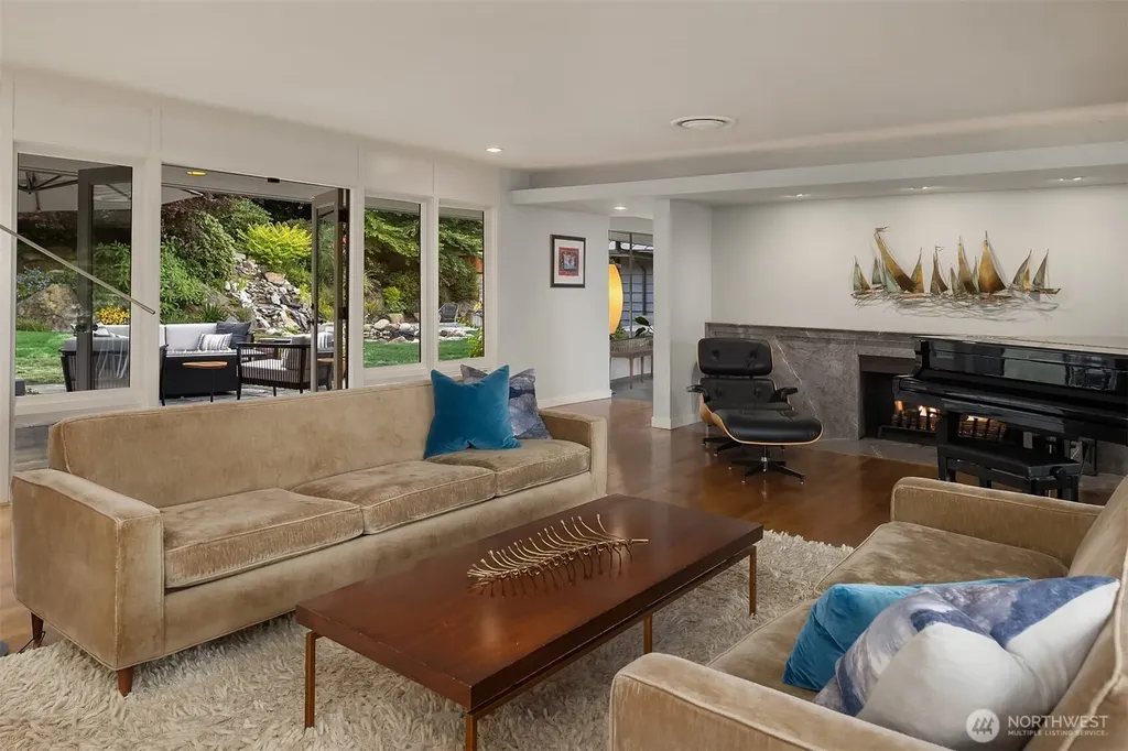 6340 NE Windermere Road Seattle WA 98105