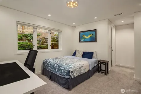 6340 NE Windermere Road Seattle WA 98105