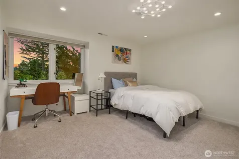 6340 NE Windermere Road Seattle WA 98105