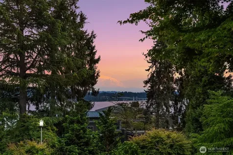 6340 NE Windermere Road Seattle WA 98105