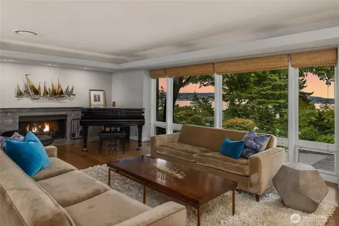 6340 NE Windermere Road Seattle WA 98105