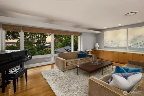 6340 NE Windermere Road Seattle WA 98105