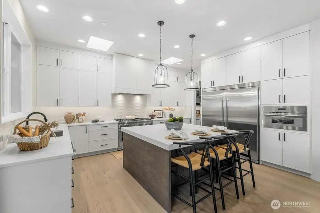 15516 NE 53rd Place Redmond WA 98052