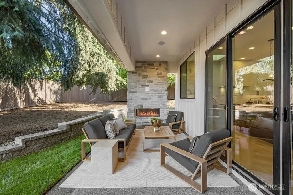 15516 NE 53rd Place Redmond WA 98052