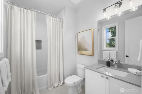 15516 NE 53rd Place Redmond WA 98052