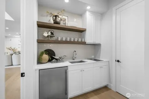 15516 NE 53rd Place Redmond WA 98052