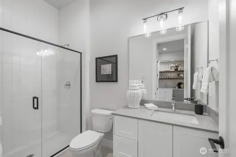 15516 NE 53rd Place Redmond WA 98052