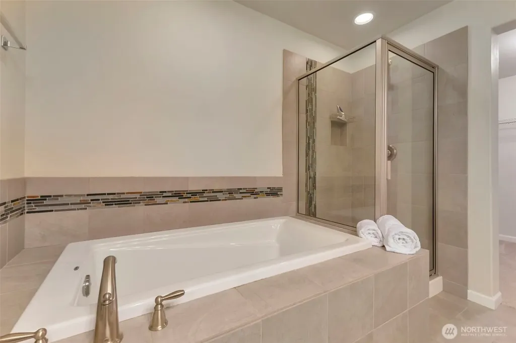 14206 67th Avenue E Puyallup WA 98373