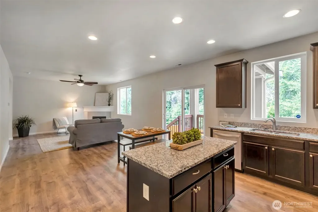 14206 67th Avenue E Puyallup WA 98373