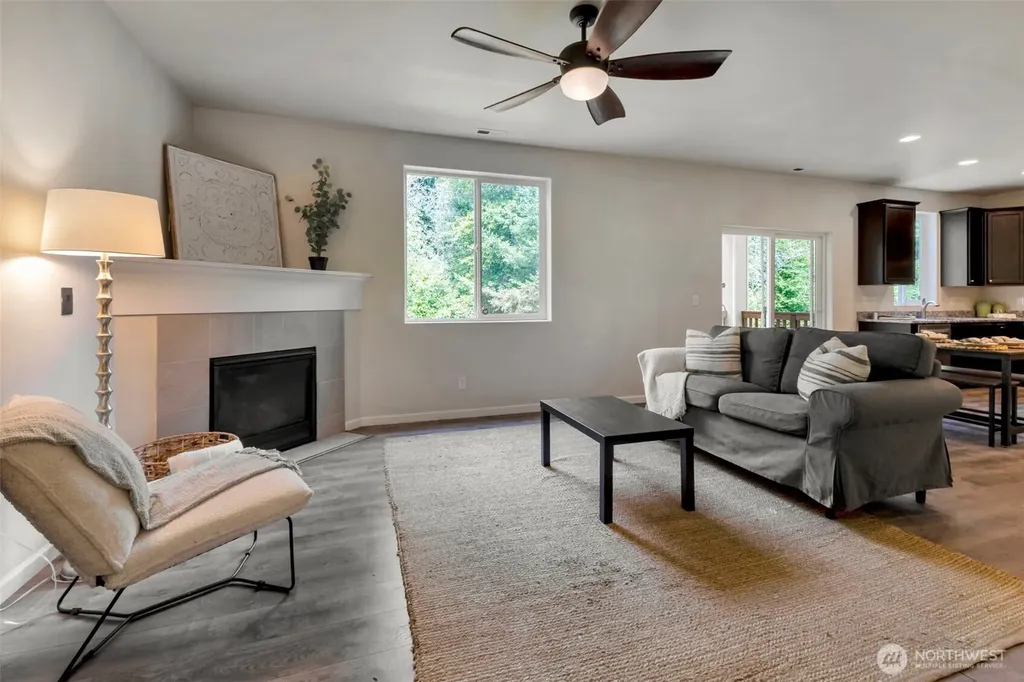14206 67th Avenue E Puyallup WA 98373
