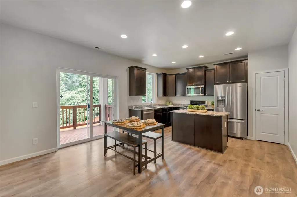 14206 67th Avenue E Puyallup WA 98373
