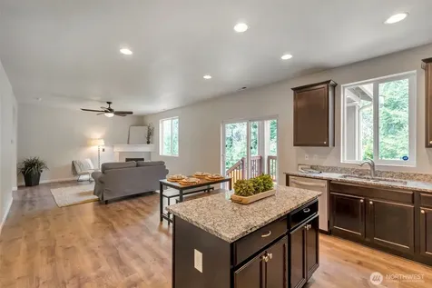 14206 67th Avenue E Puyallup WA 98373
