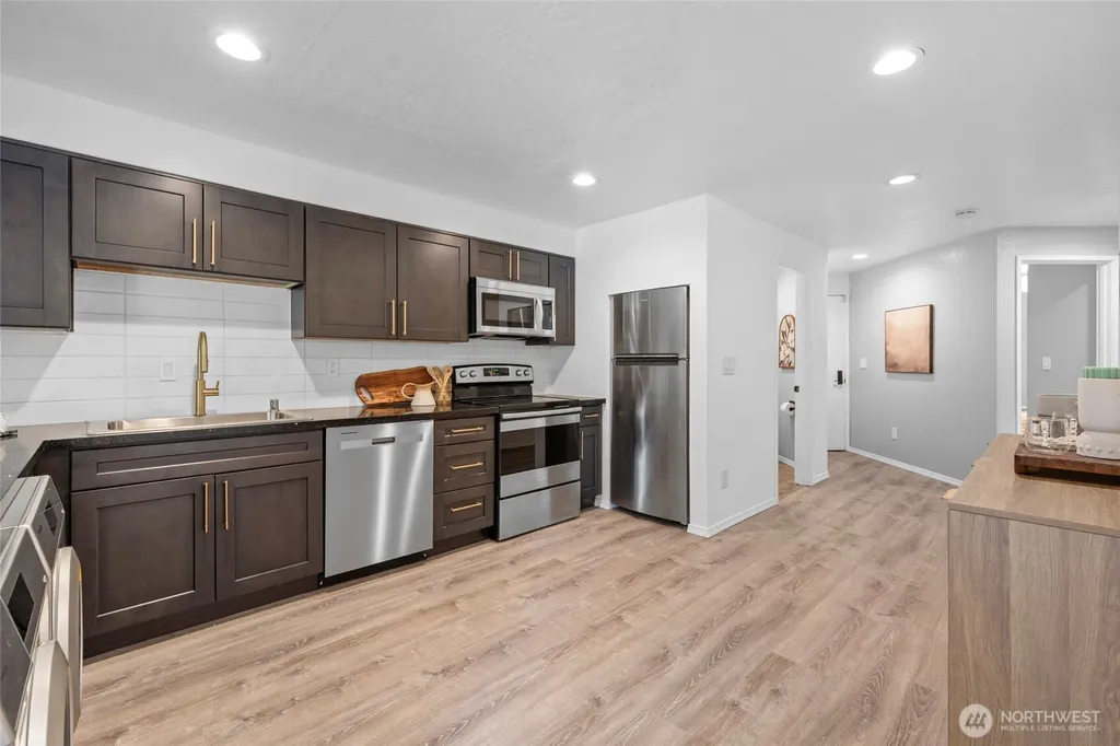 19528 Echo Lake Place N Shoreline WA 98133