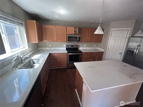 7304 35th Place NE Marysville WA 98270