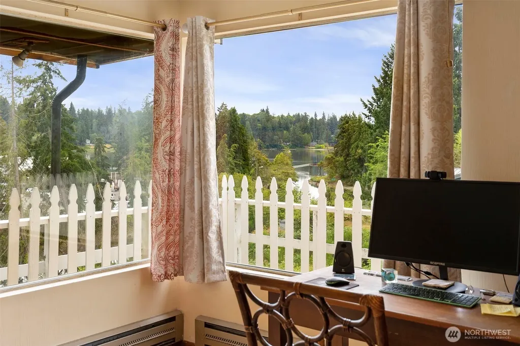 2722 Vincent Way NW Bremerton WA 98312
