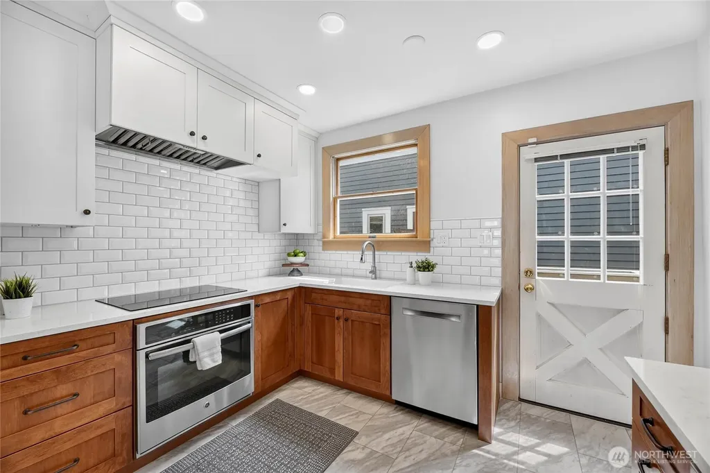 1318 76th Street Seattle WA 98103