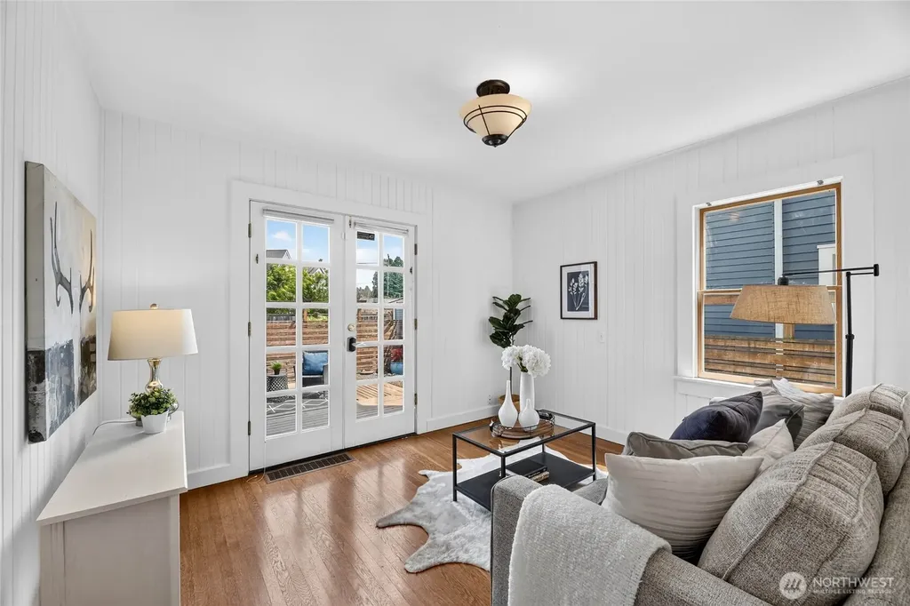 1318 76th Street Seattle WA 98103