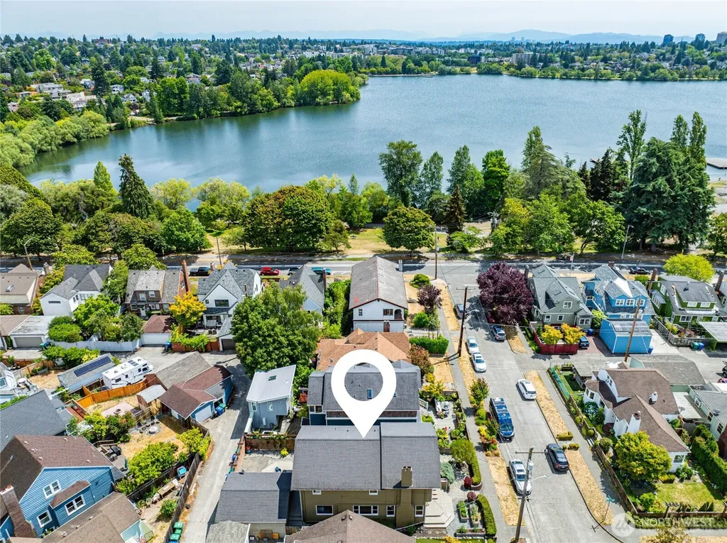 1318 76th Street Seattle WA 98103