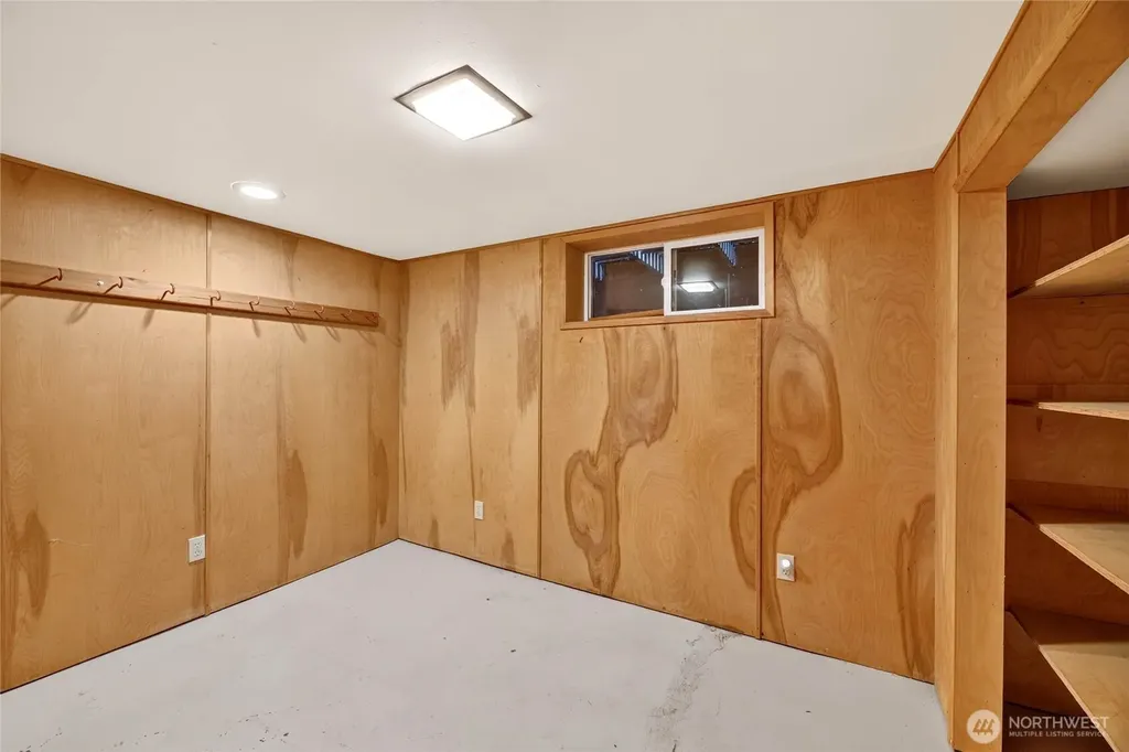 1318 76th Street Seattle WA 98103