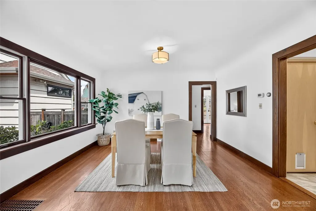 1318 76th Street Seattle WA 98103