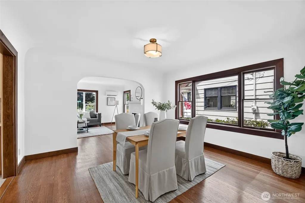 1318 76th Street Seattle WA 98103
