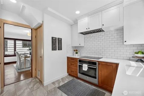 1318 76th Street Seattle WA 98103