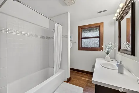 1318 76th Street Seattle WA 98103