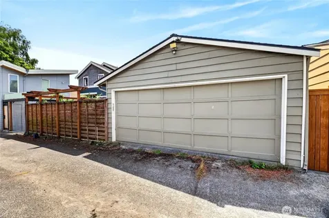 1318 76th Street Seattle WA 98103