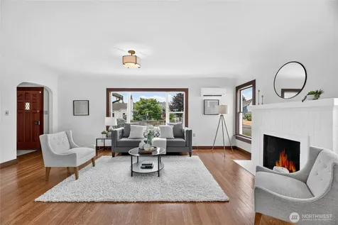 1318 76th Street Seattle WA 98103