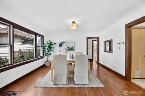 1318 76th Street Seattle WA 98103