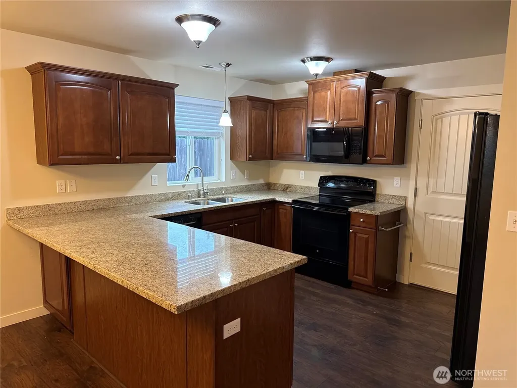 90 NE Harpoon Court Belfair WA 98528