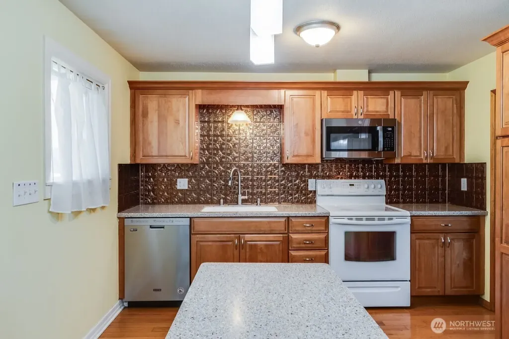 4012 W Deschutes Avenue Kennewick WA 99336