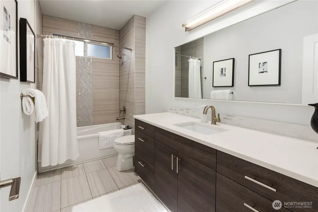 2627 SW 100th Street Seattle WA 98146