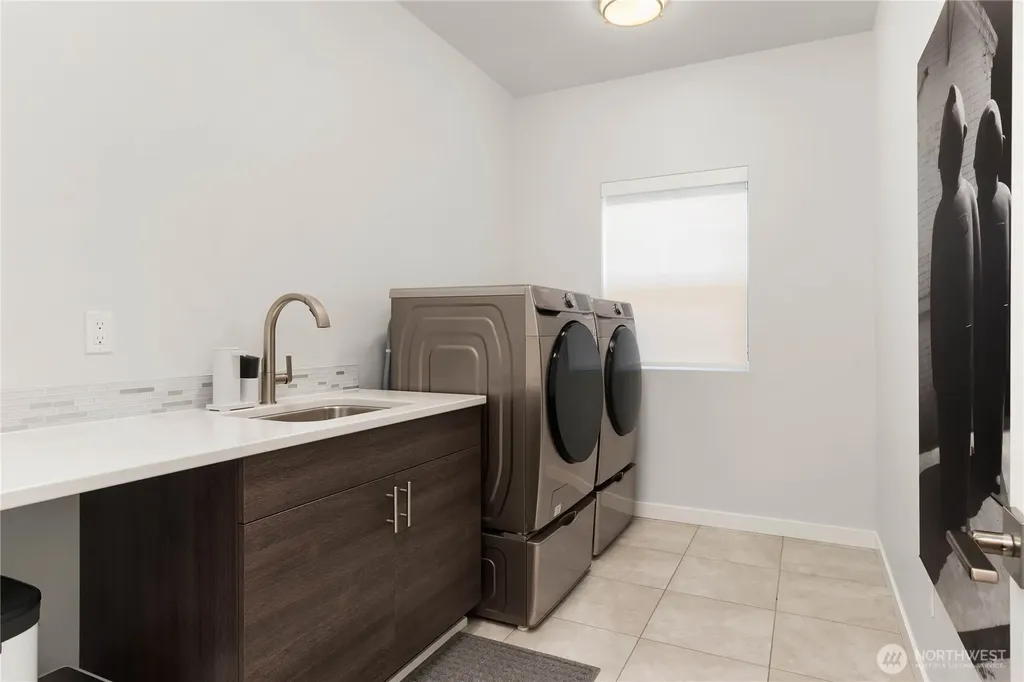 2627 SW 100th Street Seattle WA 98146