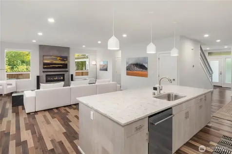 2627 SW 100th Street Seattle WA 98146