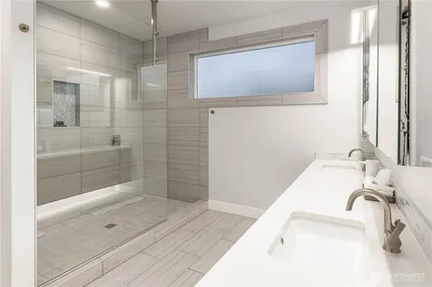 2627 SW 100th Street Seattle WA 98146