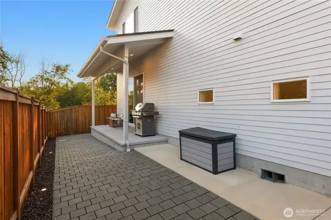 2627 SW 100th Street Seattle WA 98146