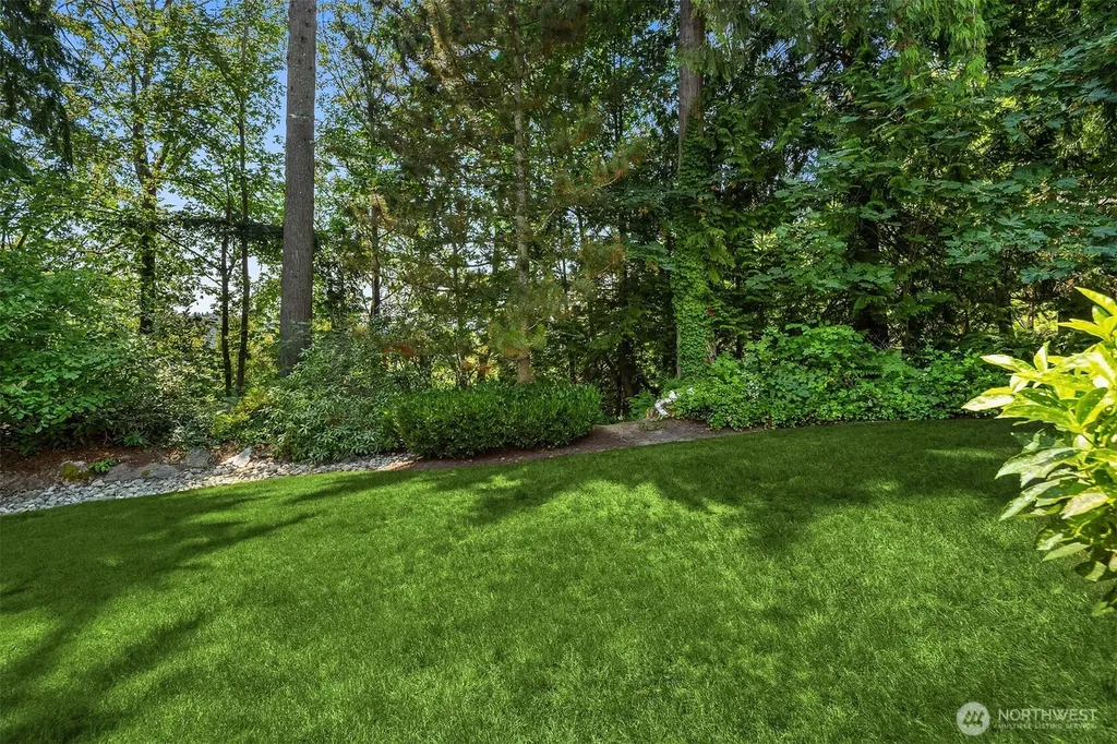 26233 SE 162nd Place Issaquah WA 98027