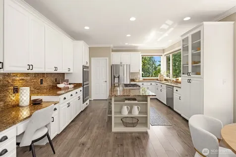 26233 SE 162nd Place Issaquah WA 98027