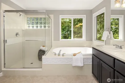 26233 SE 162nd Place Issaquah WA 98027
