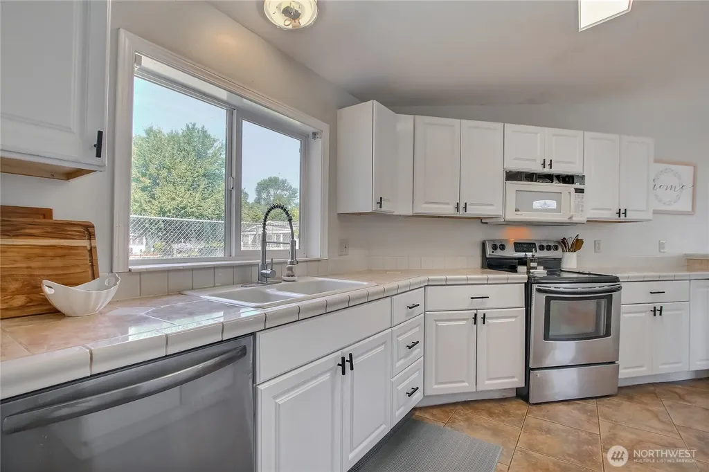 232 Grand Fir Drive Enumclaw WA 98022