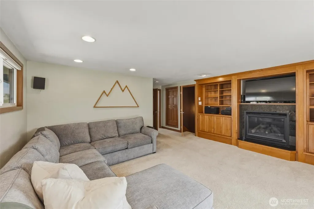 307 Lincoln Street Everson WA 98247