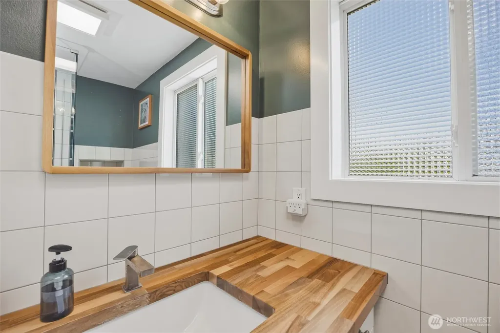 307 Lincoln Street Everson WA 98247